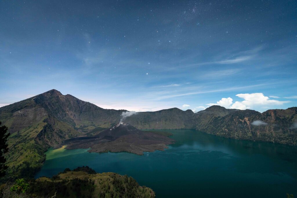 rinjani one day trek to the crater rim senaru